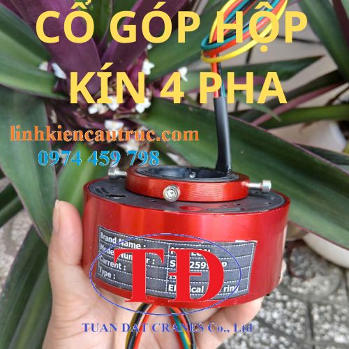 Vành góp điện dạng kín 4 pha SRH 2578-4P cũng có thể gọi là Cổ góp điện hộp kín 4 pha được cấu tạo bởi 4 vành đồng chồng lên nhau, tượng trưng cho 4 pha dẫn điện. Lớp vỏ bọc cách điện bên ngoài giúp tăng cường độ dòng điện an toàn là 15A.